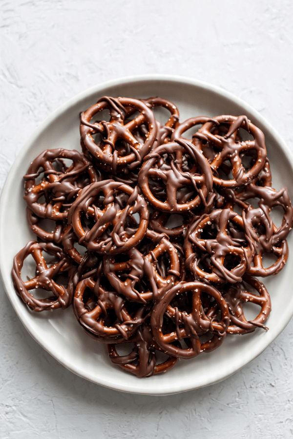Chocolate Pretzel Spiderwebs
